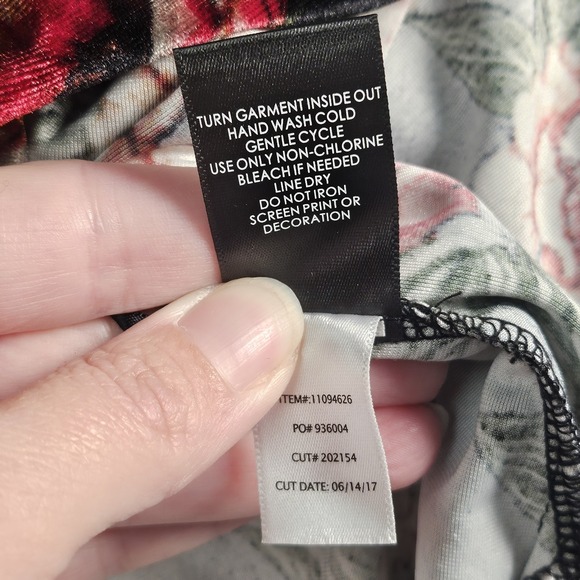 Torrid Off Shoulder Top Womens 4X Floral Velvet Burnout Bell Sleeves‎ Dark Fairy - Picture 6 of 12